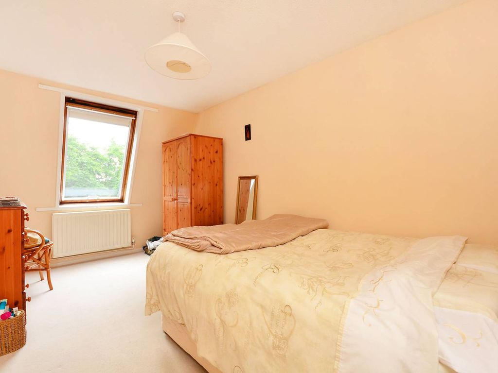 Hanger View Way, Acton, London W3  