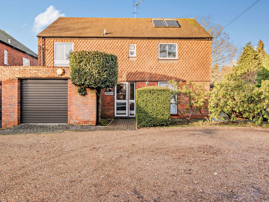 4 bed detached house for sale in High Road, Pinner HA5 Zoopla