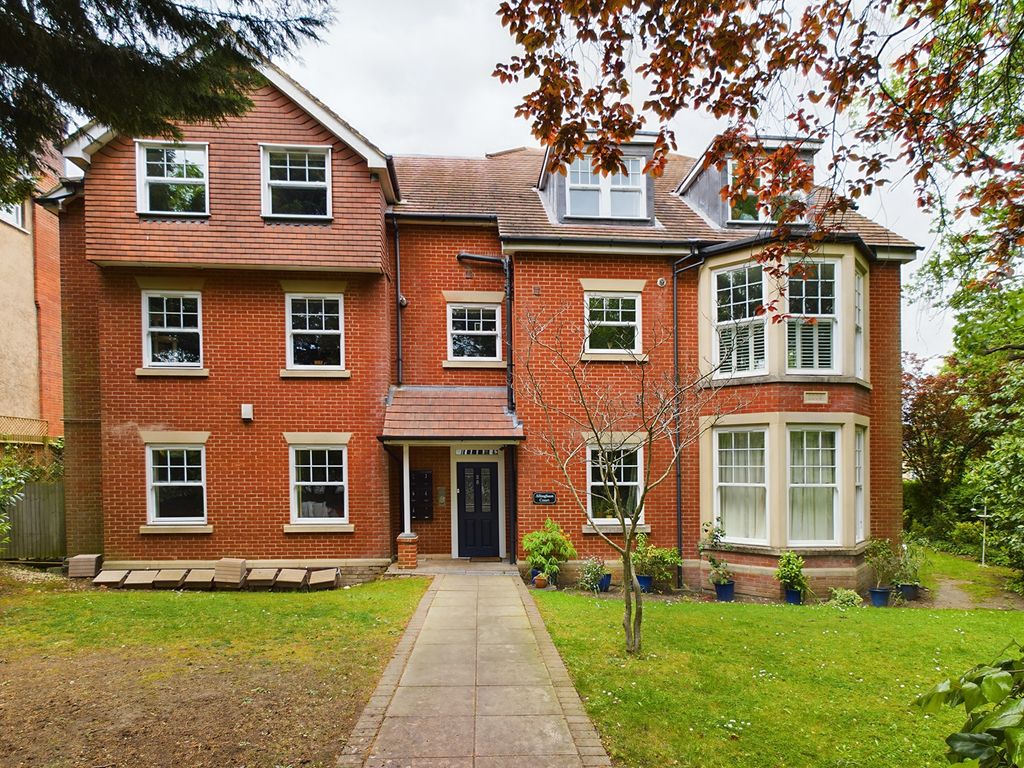 2 bed property to rent in Allingham Court, 26 Durham Avenue, Bromley