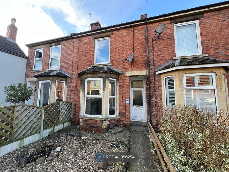 3 bed terraced house to rent in Dudley Road, Grantham NG31, £900 pcm