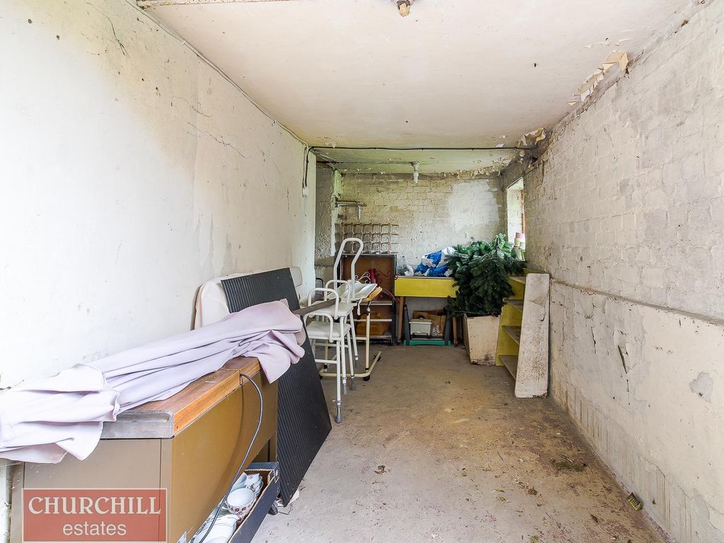 4 bed semidetached house for sale in South View Drive, London E18 Zoopla