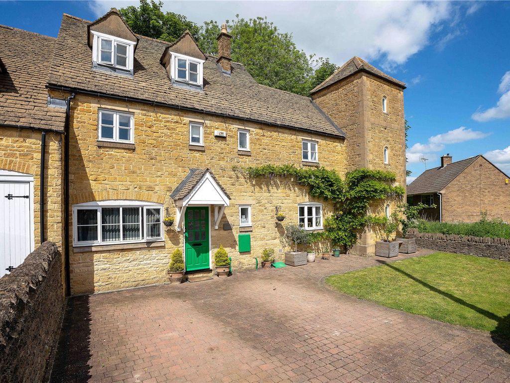 6 bed end terrace house for sale in Shepherds Way, Stow On The Wold