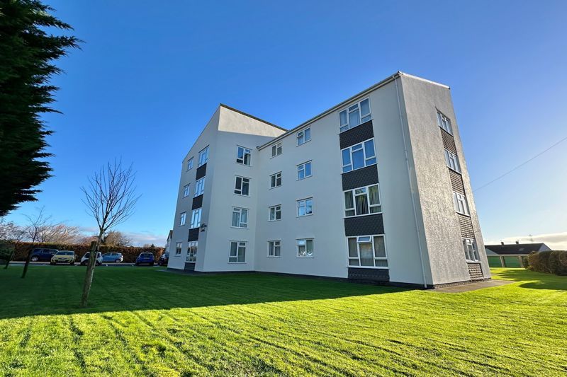 1 bed flat for sale in Locking Road, WestonSuperMare BS22, £135,000