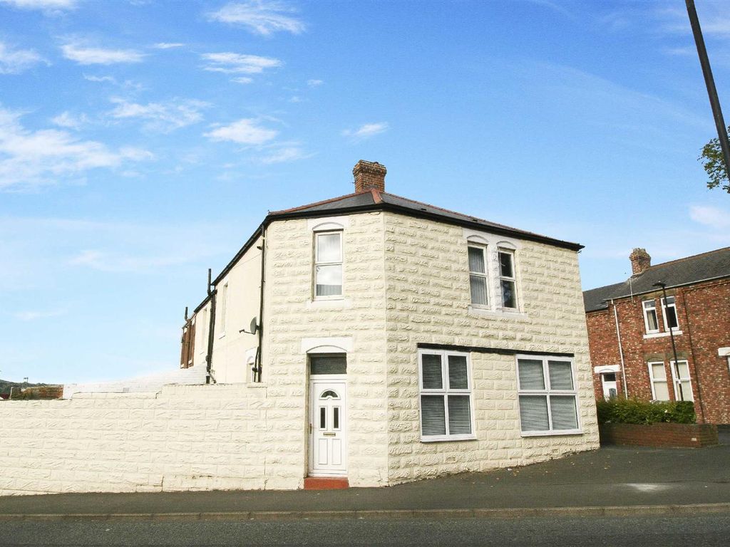 4 bed semidetached house for sale in Newburn Road, Newburn, Newcastle