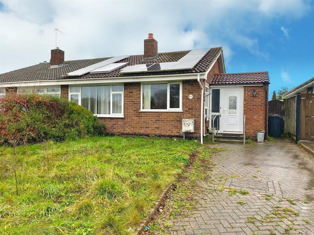 2 bed bungalow for sale in Chedgrave Road, South Oulton Broad