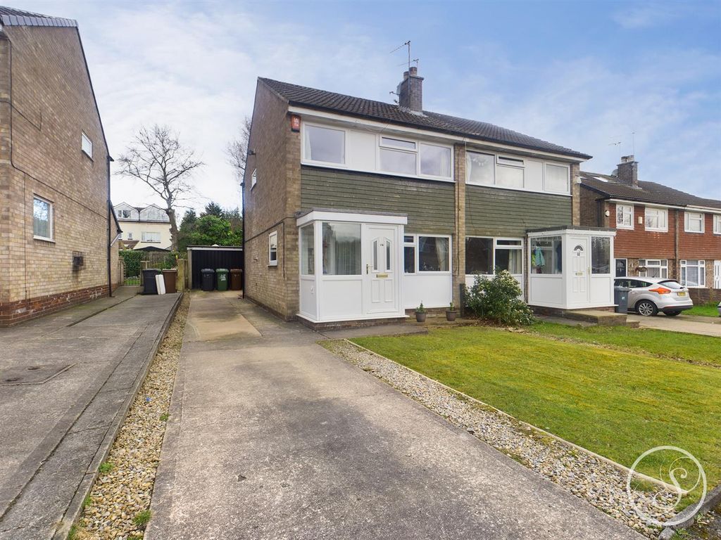 3 bed semidetached house to rent in Sunningdale Avenue, Alwoodley
