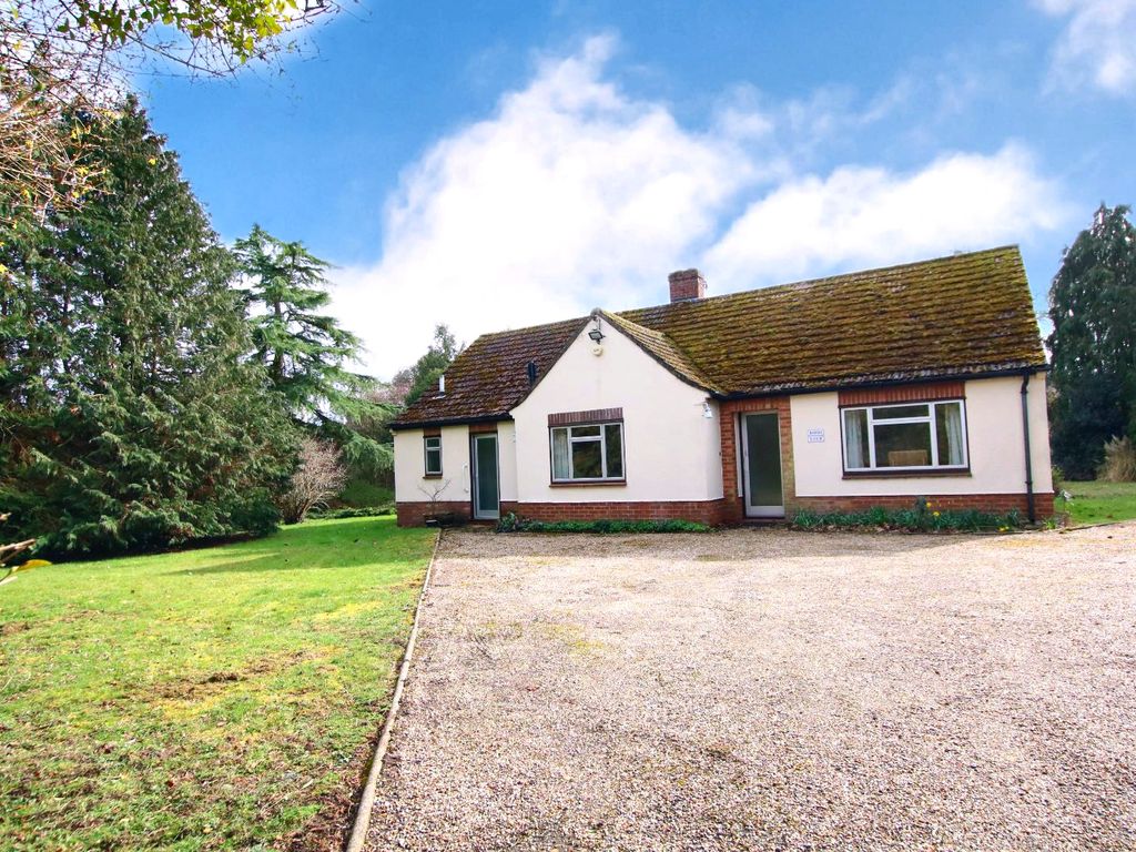 2 bed detached bungalow for sale in Dairy Road, Semer, Ipswich, Suffolk