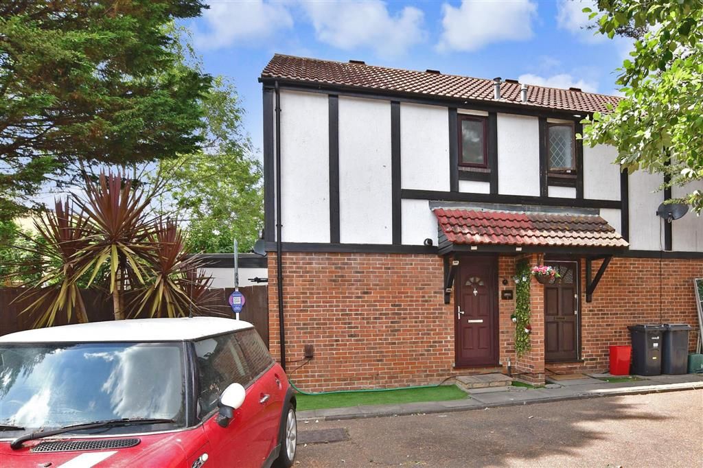 2 bed end terrace house for sale in Barleyfields Close, Romford, Essex RM6 Zoopla