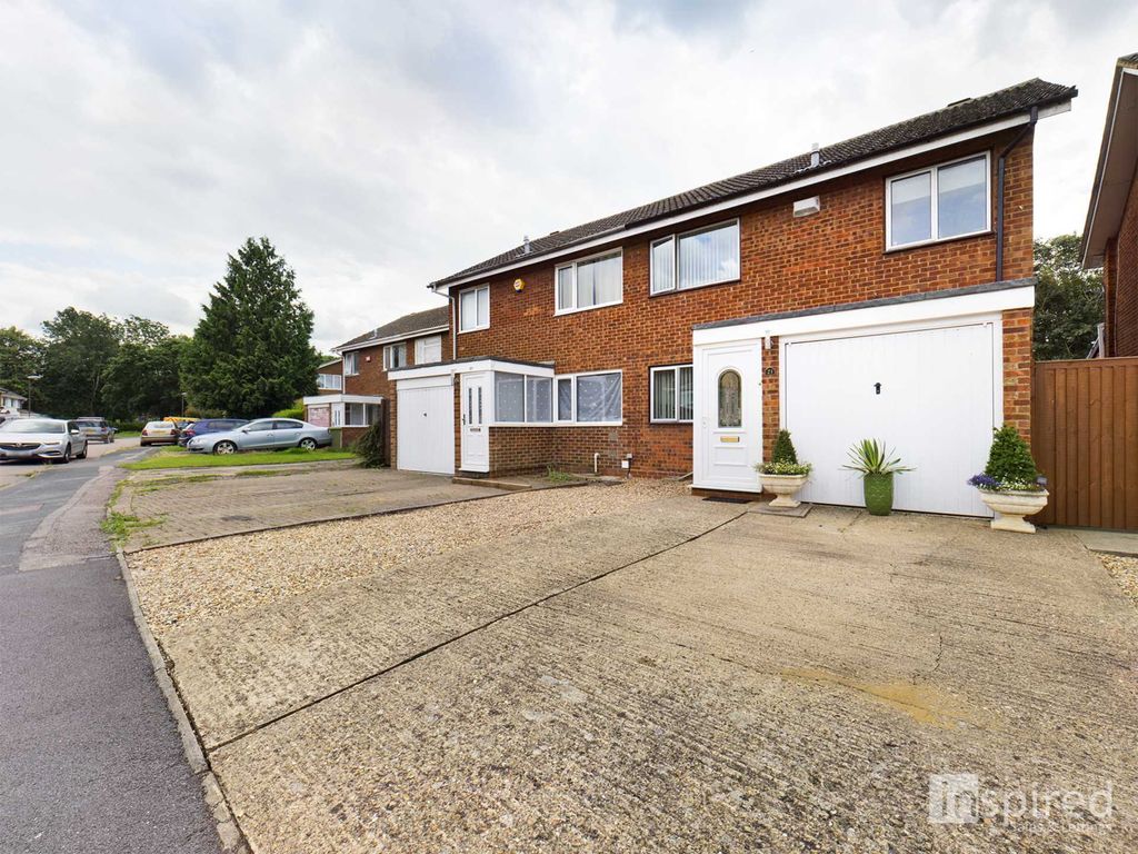 3 bed semidetached house to rent in Malvern Drive, Fullers Slade MK11