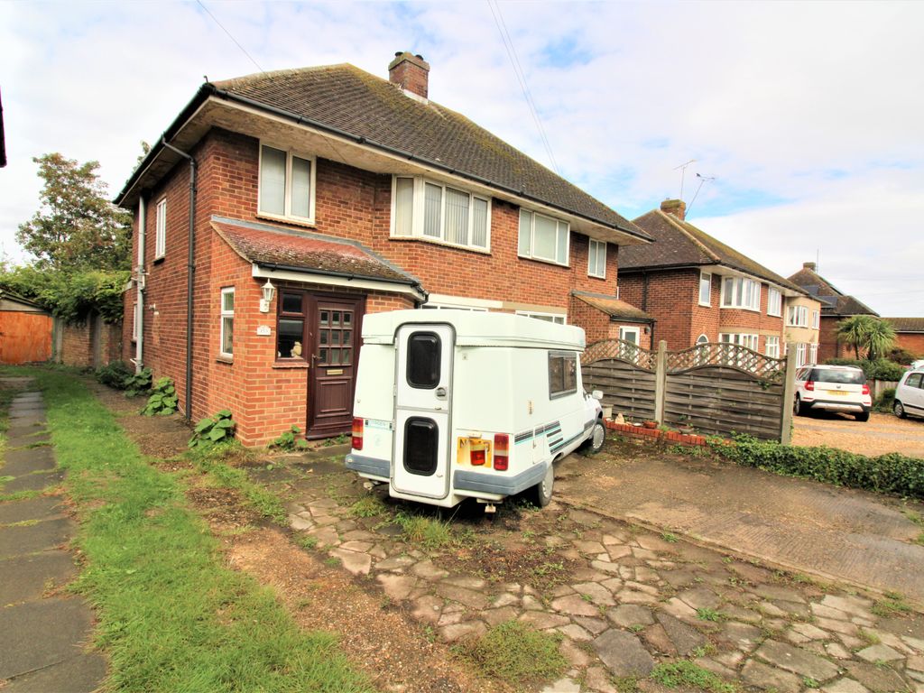 3 bed semidetached house for sale in Station Road, Lower Stondon