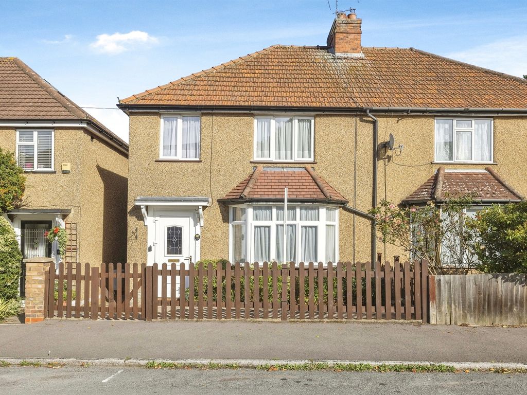 3 bed semidetached house for sale in Melbourne Road, Bushey WD23, £