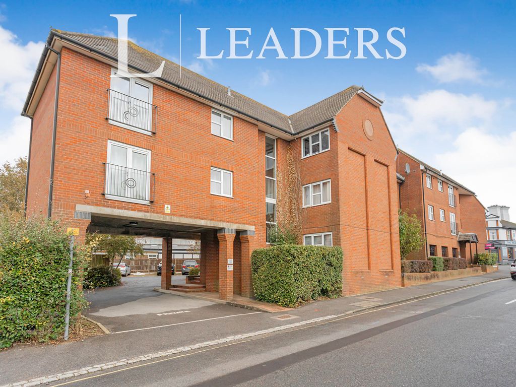 1 bed flat to rent in Sussex Court, Ashenground Road, Haywards Heath
