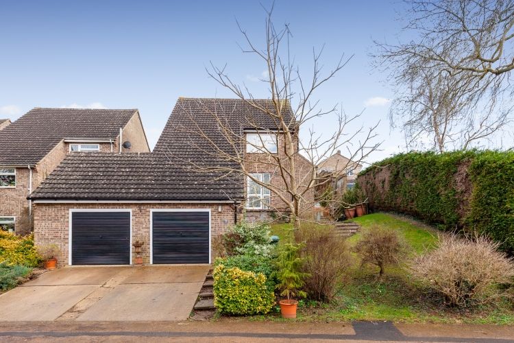 4 bed detached house to rent in Greenhills Park, Bloxham, Banbury OX15