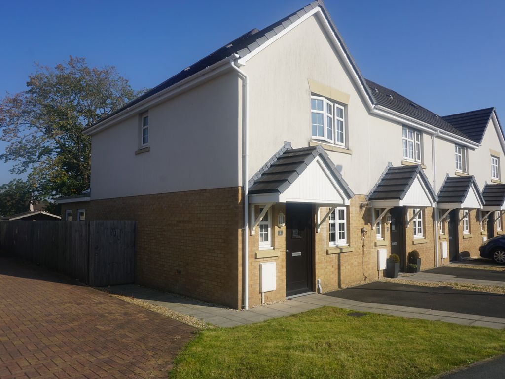 2 bed semidetached house for sale in Cysgod Yr Ysgol, Gorslas