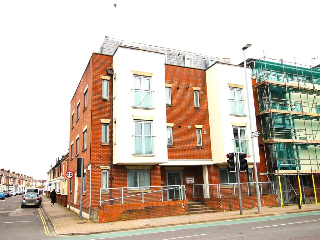2 bed flat for sale in Fratton Road, Portsmouth PO1, £130,000 Zoopla