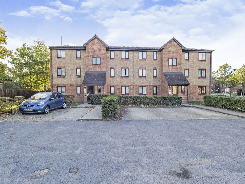 1 bed flat for sale in Plumtree Close, Dagenham RM10 Zoopla