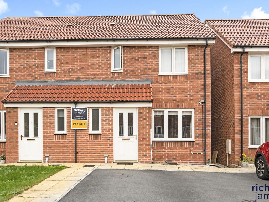 3 bed semidetached house for sale in Bolehyde Close, Badbury Park