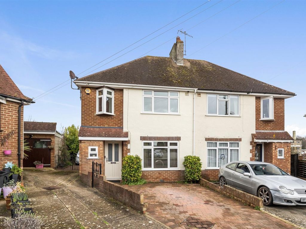 3 bed semidetached house for sale in High Close, Portslade, Brighton