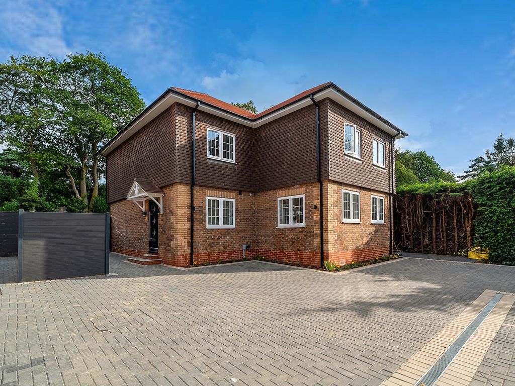 5 bed detached house for sale in Wood Road, Surrey GU26, £1,000,000