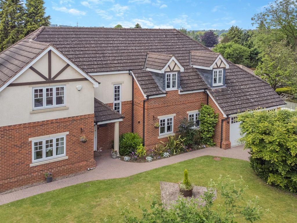 5 bed detached house for sale in Elford Close, Streetly, Sutton