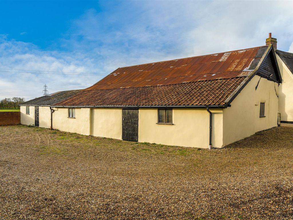 4 bed barn conversion for sale in Frith Way, Great Moulton, Norwich