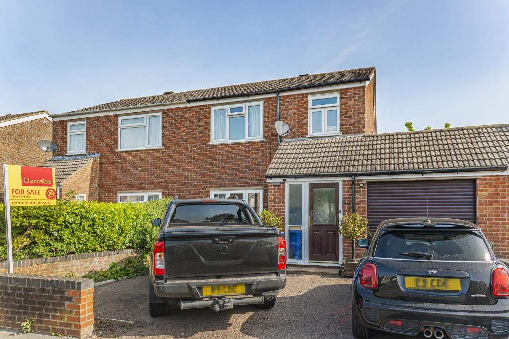 3 bed semidetached house for sale in Bicester, Oxfordshire OX26, £