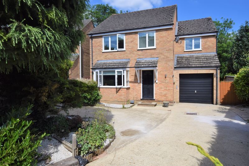4 bed detached house for sale in Meadow View, Kidlington OX5, £539,950