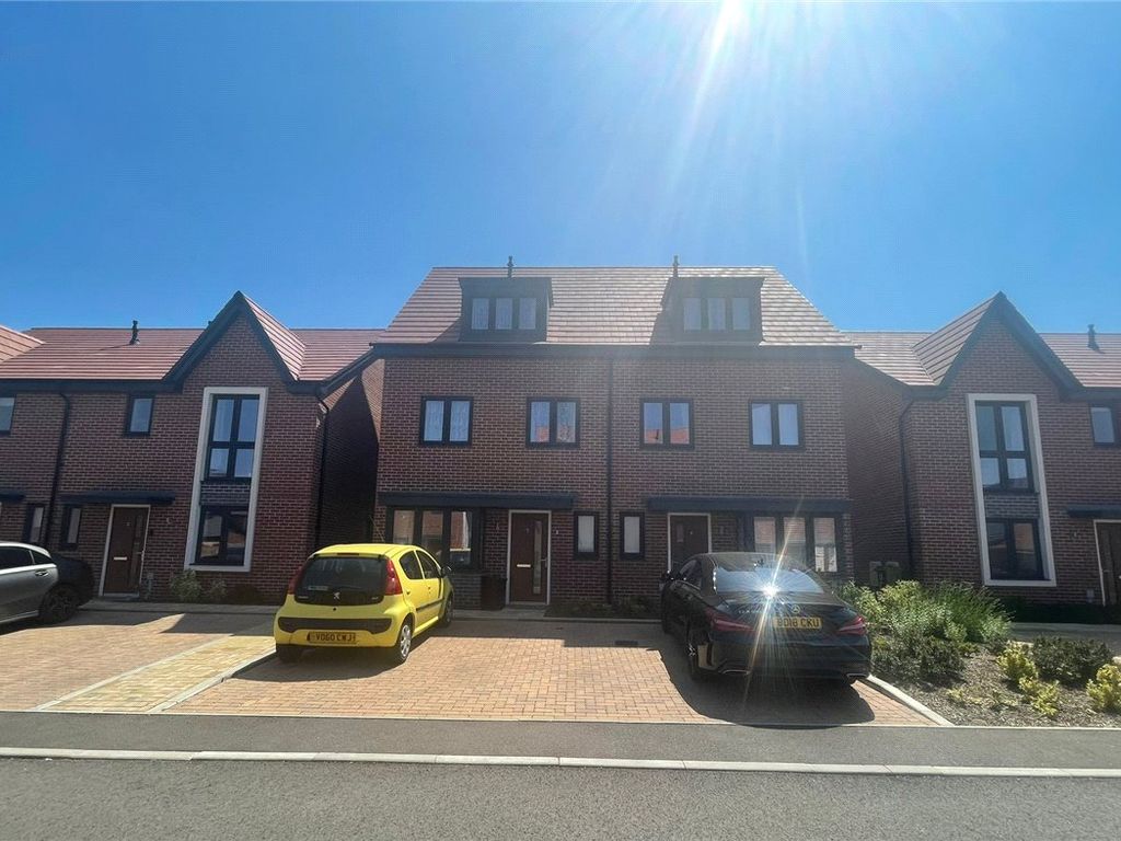 3 bed detached house to rent in Fearnley Close, Glebe Farm, Milton