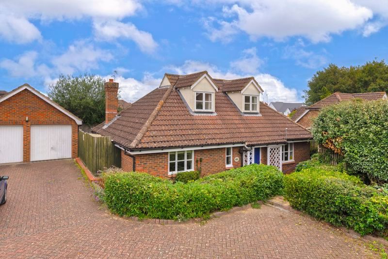 3 bed detached house for sale in Blackberry Way, Paddock Wood