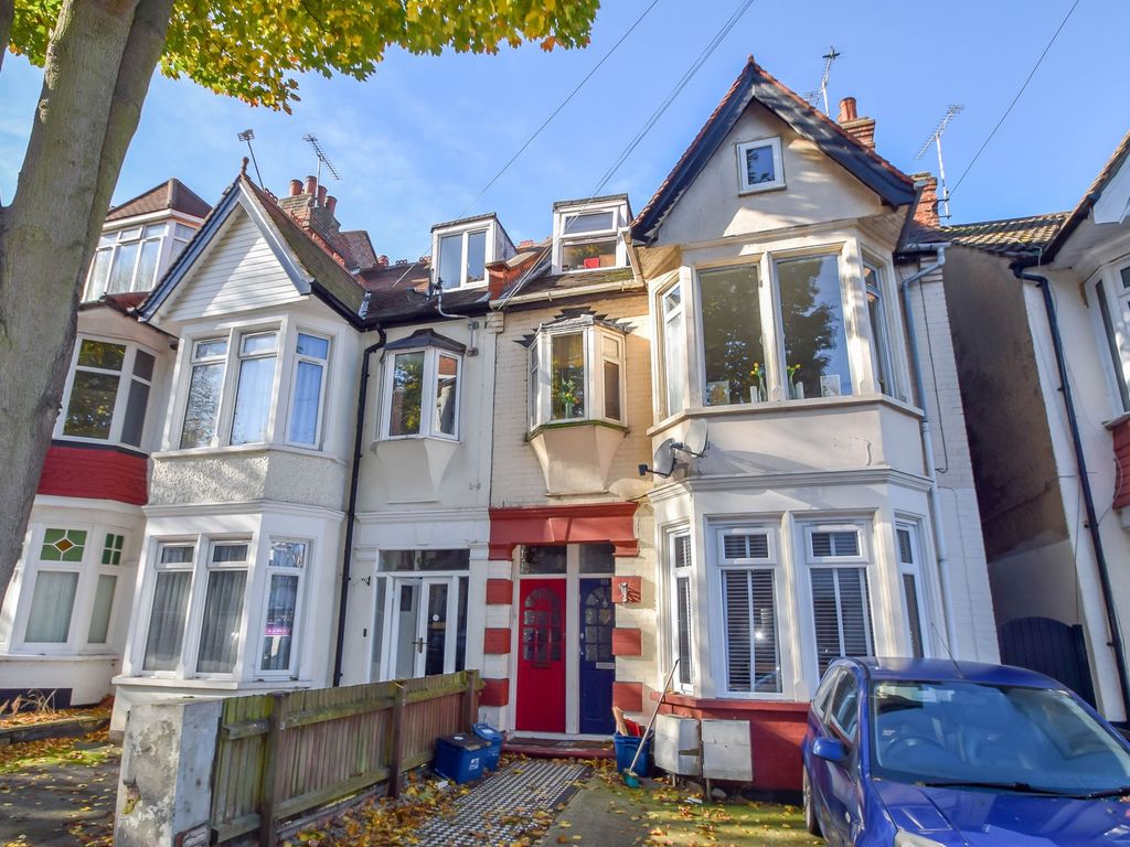 2 bed flat for sale in Oakleigh Park Drive, LeighOnSea SS9 Zoopla