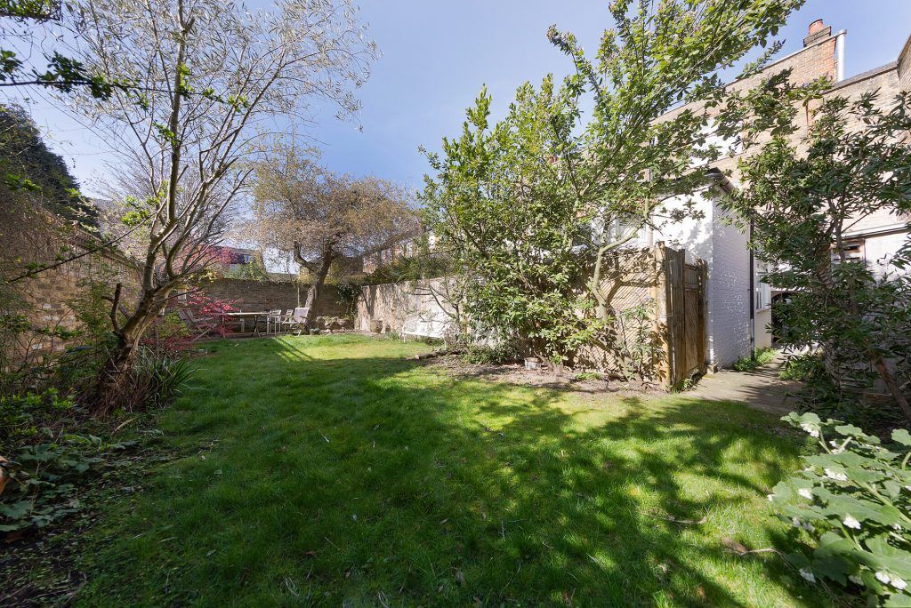 3 bed flat for sale in Ormond Road, Richmond TW10 Zoopla