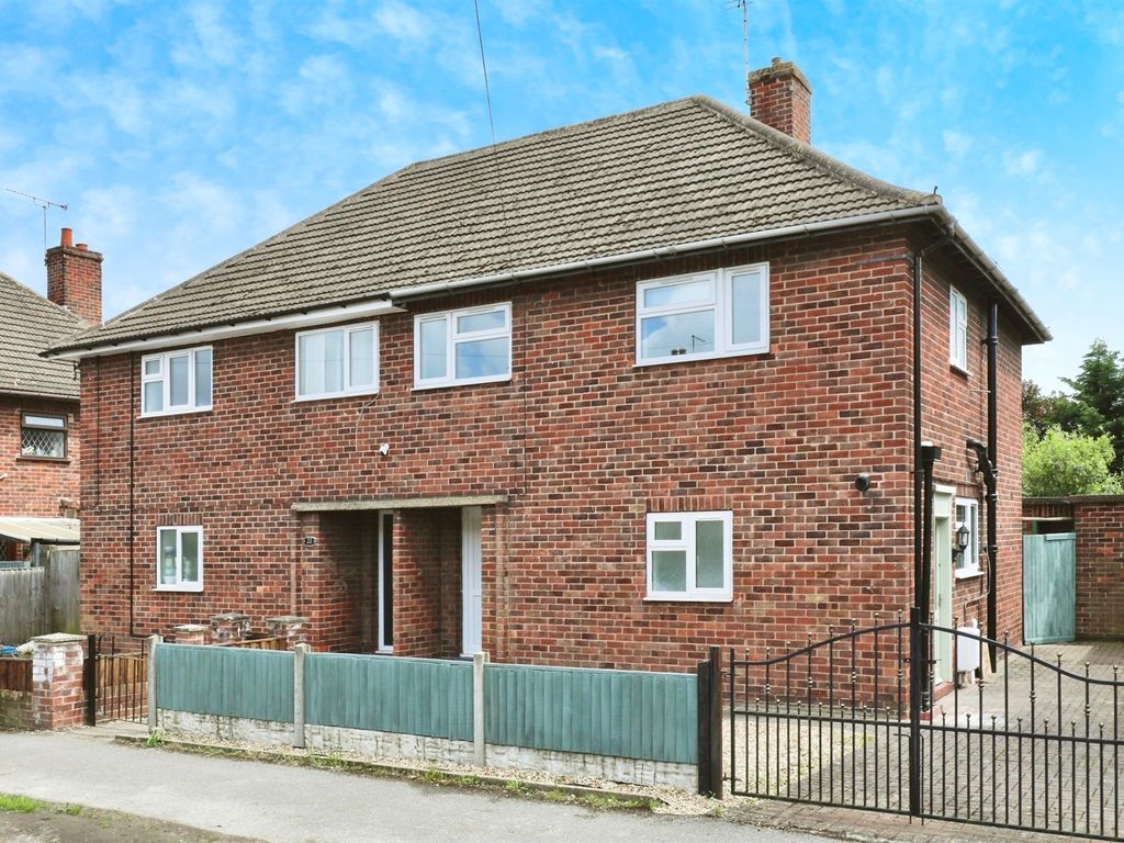 3 bed semidetached house for sale in Sandringham Road, Retford DN22, £