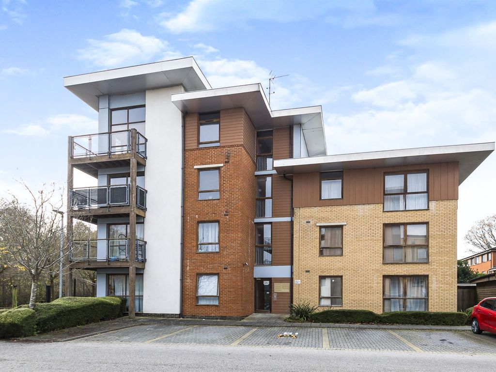 Commonwealth Drive, Crawley RH10  