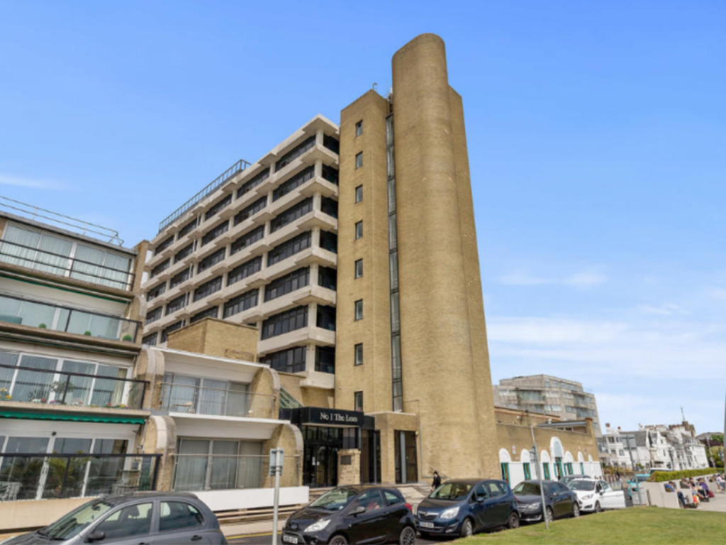 2 bed flat for sale in The Leas, Folkestone, Kent CT20, £189,950 Zoopla