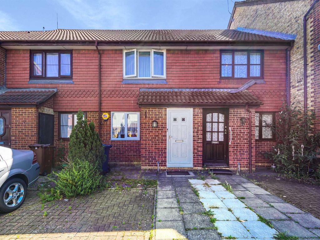 2 bed terraced house for sale in Greenacre Close, Northolt UB5 Zoopla