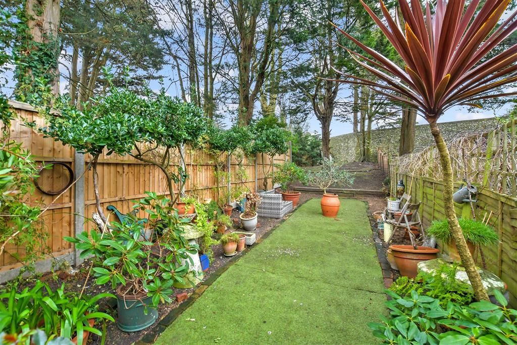 Franklin Place, Chichester, West Sussex PO19  