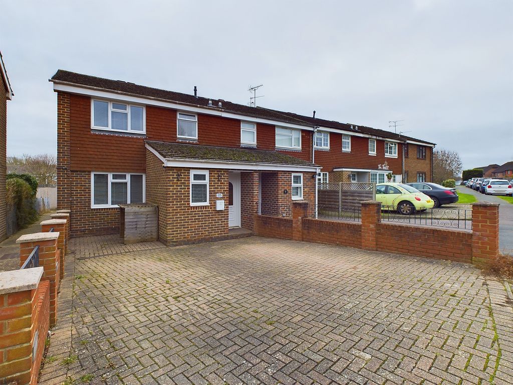3 bed end terrace house for sale in Way, Billingshurst, West
