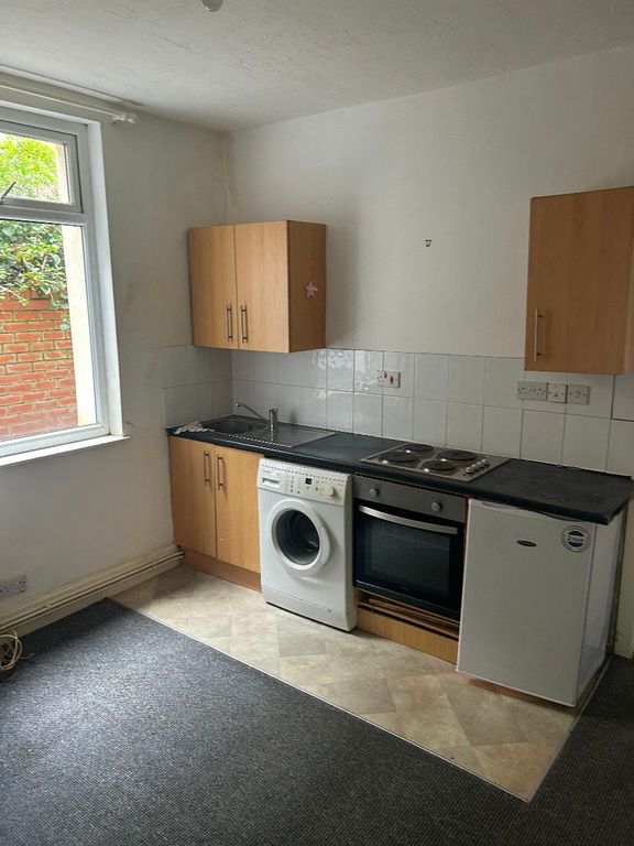 1 bed flat to rent in Carshalton Road, Blackpool FY1, £390 pcm Zoopla