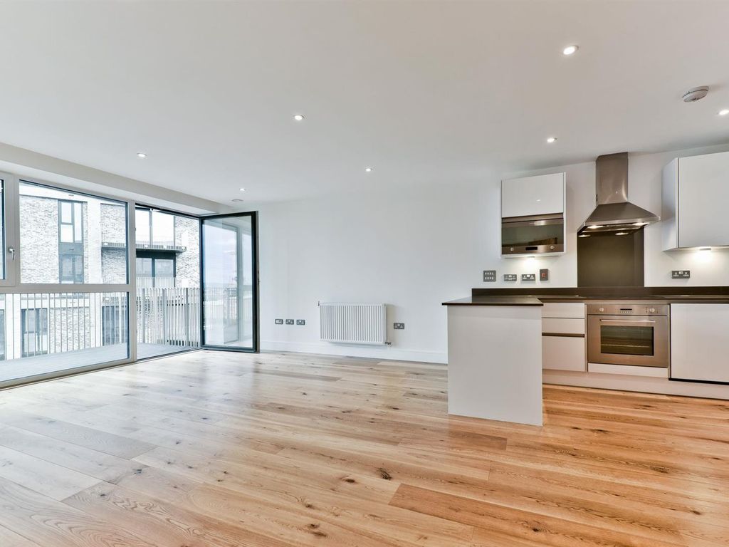 3 bed flat for sale in St. Vincent Court, Canning Town E16, £575,000