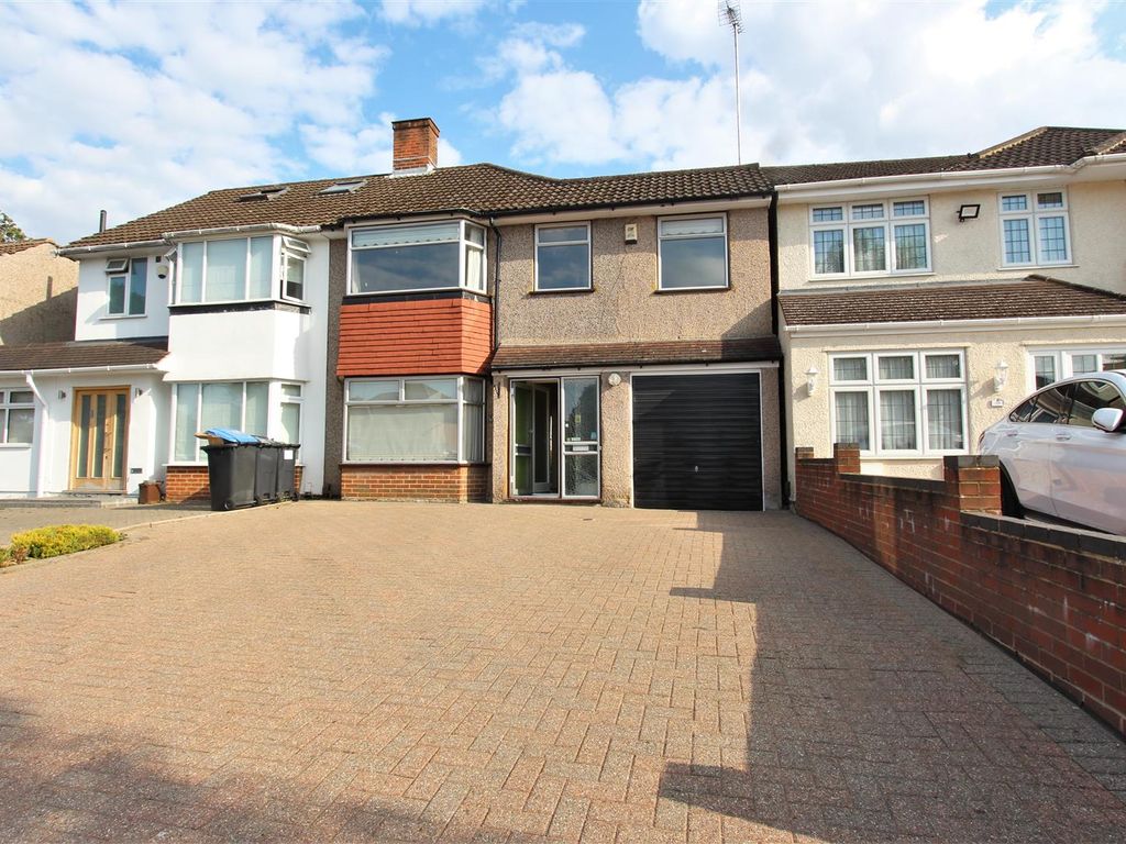 4 bed semidetached house to rent in Lonsdale Drive, Oakwood EN2, £