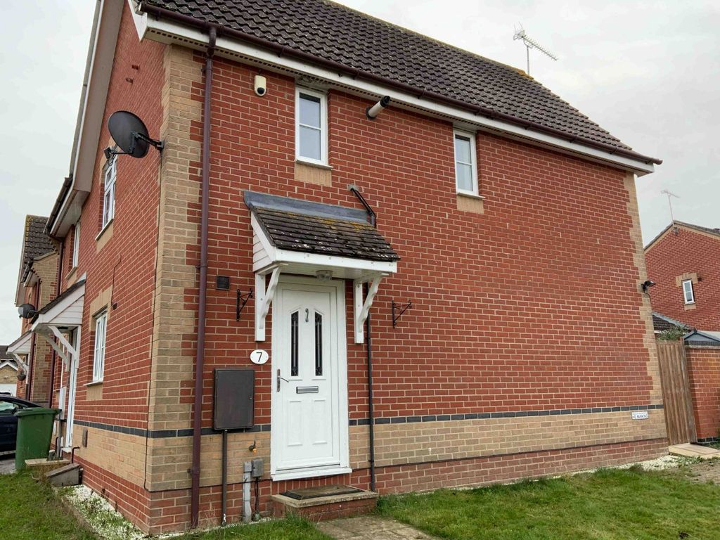 3 bed terraced house to rent in Skipper Road, Pinewood, Ipswich IP8, £