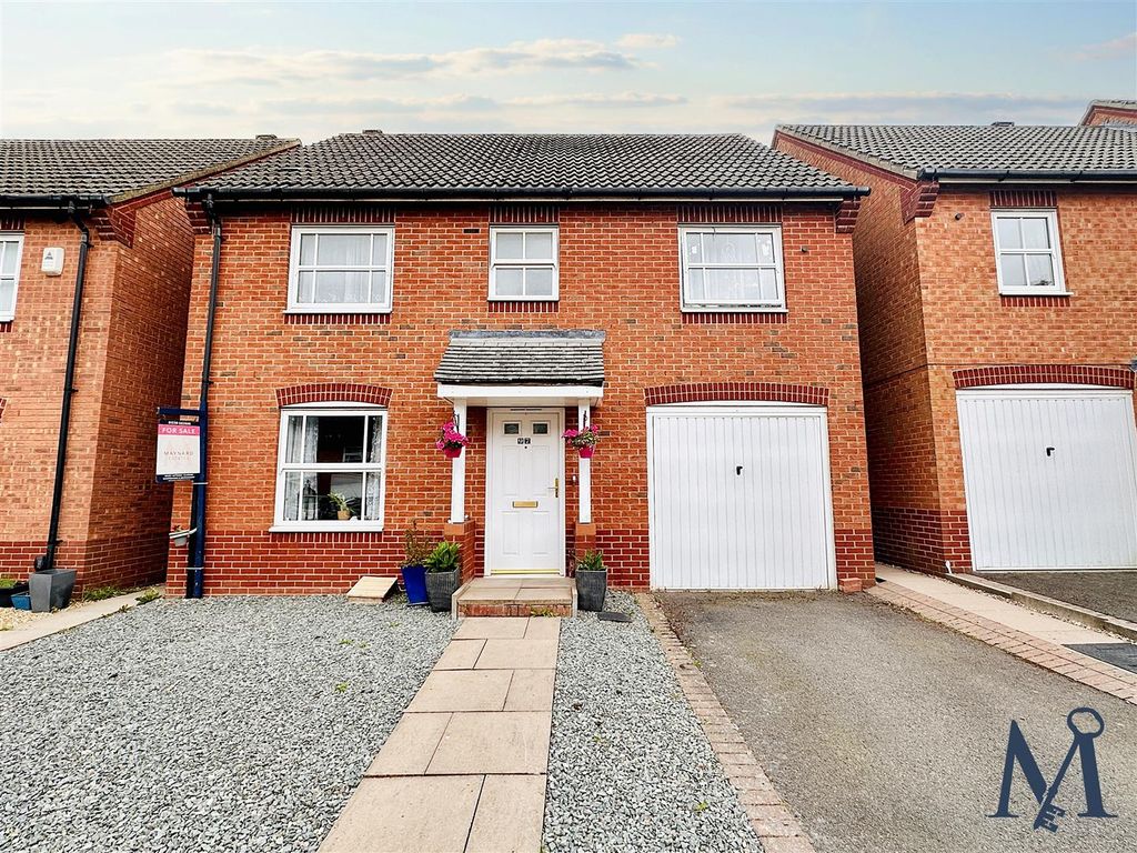 4 bed detached house for sale in Staples Drive, Coalville LE67, £