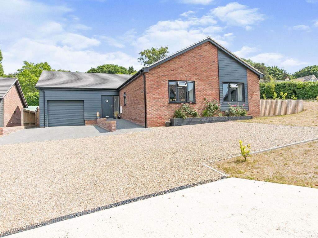 3 bed bungalow for sale in Hibbard Road, Bramford, Ipswich IP8 Zoopla