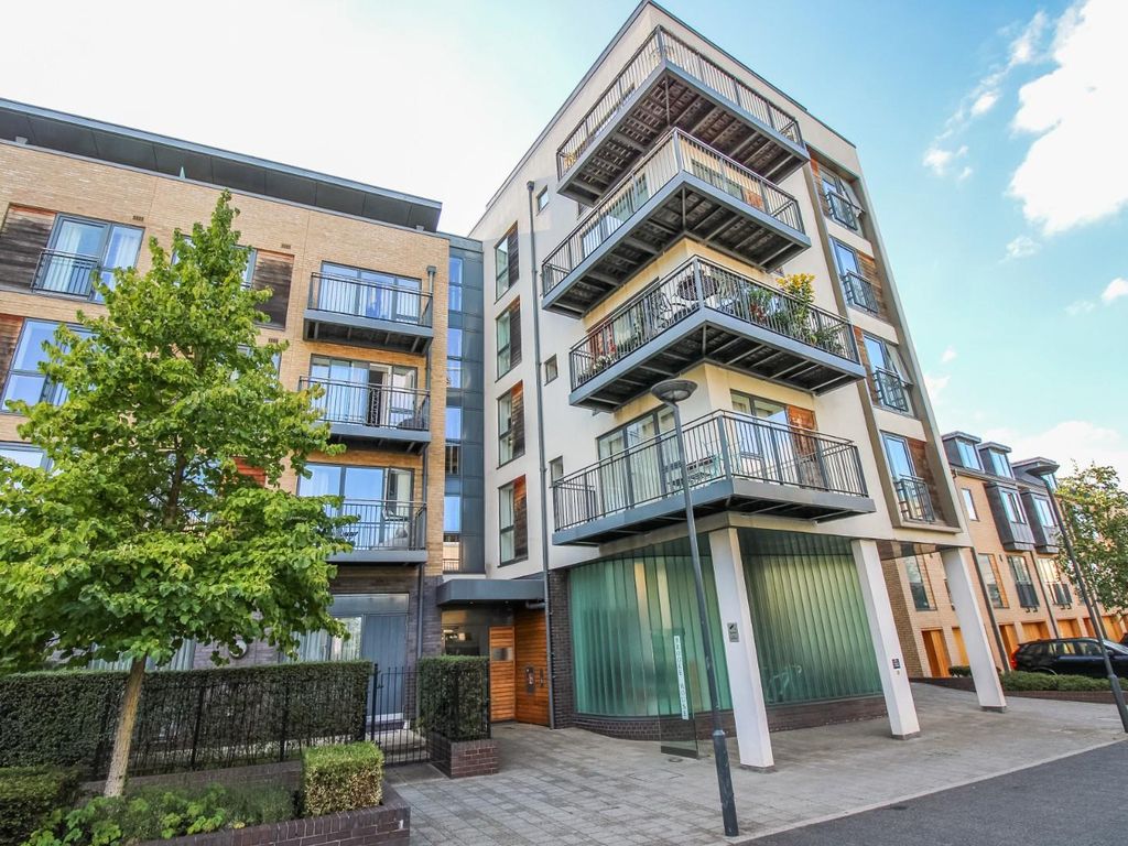 2 bed flat to rent in Brooke House, Kingsley Walk, Cambridge CB5, £