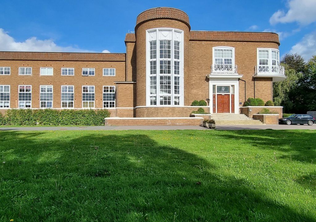 2 bed flat for sale in Road, Saunderton, High HP14, £390,000 Zoopla