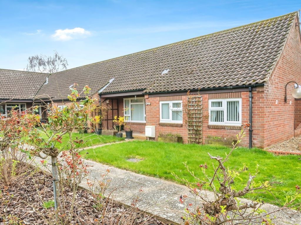 2 bed terraced bungalow for sale in Stracey Road, Buxton, Norwich NR10, £90,000 Zoopla