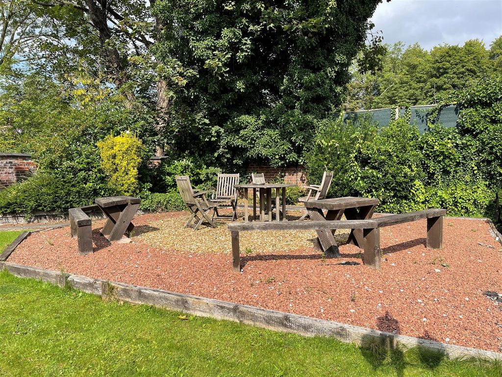 2 bed property to rent in 27 Cavendish Road, Eccles, Manchester M30