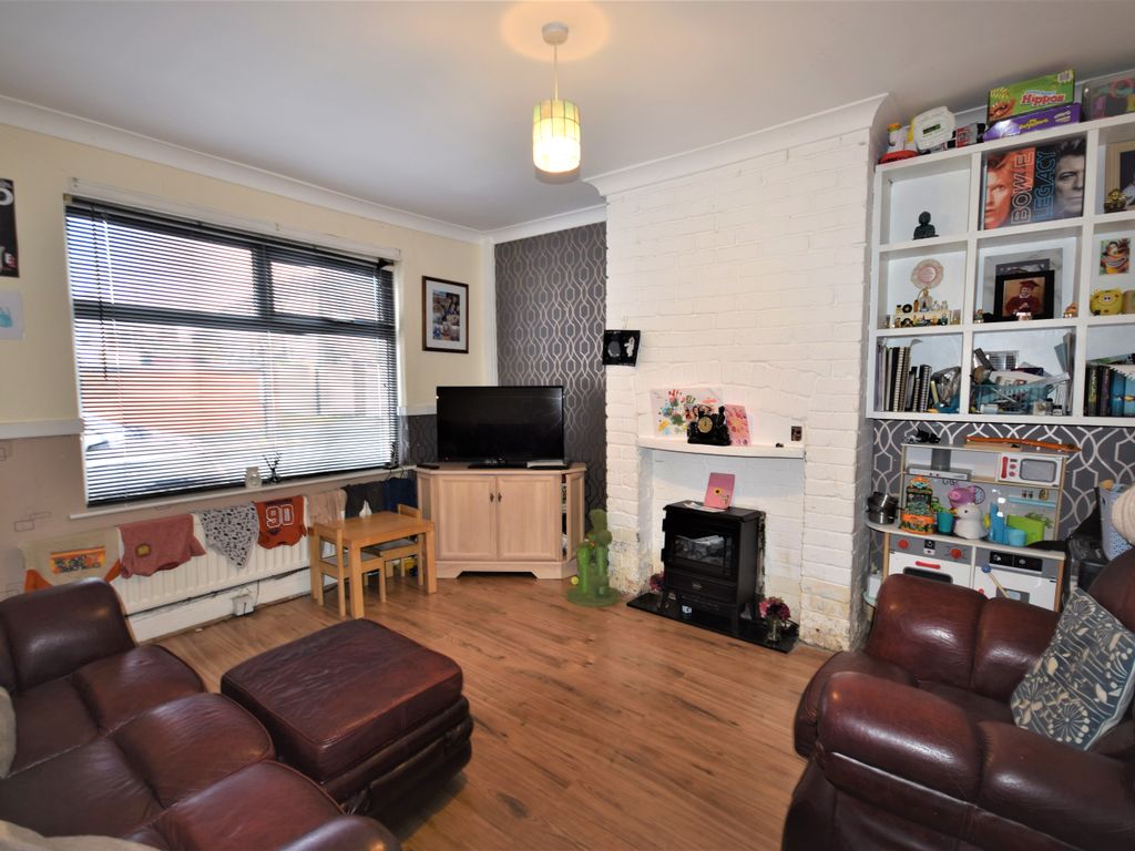 2 bed terraced house for sale in Aintree Road, Blackpool FY4 Zoopla