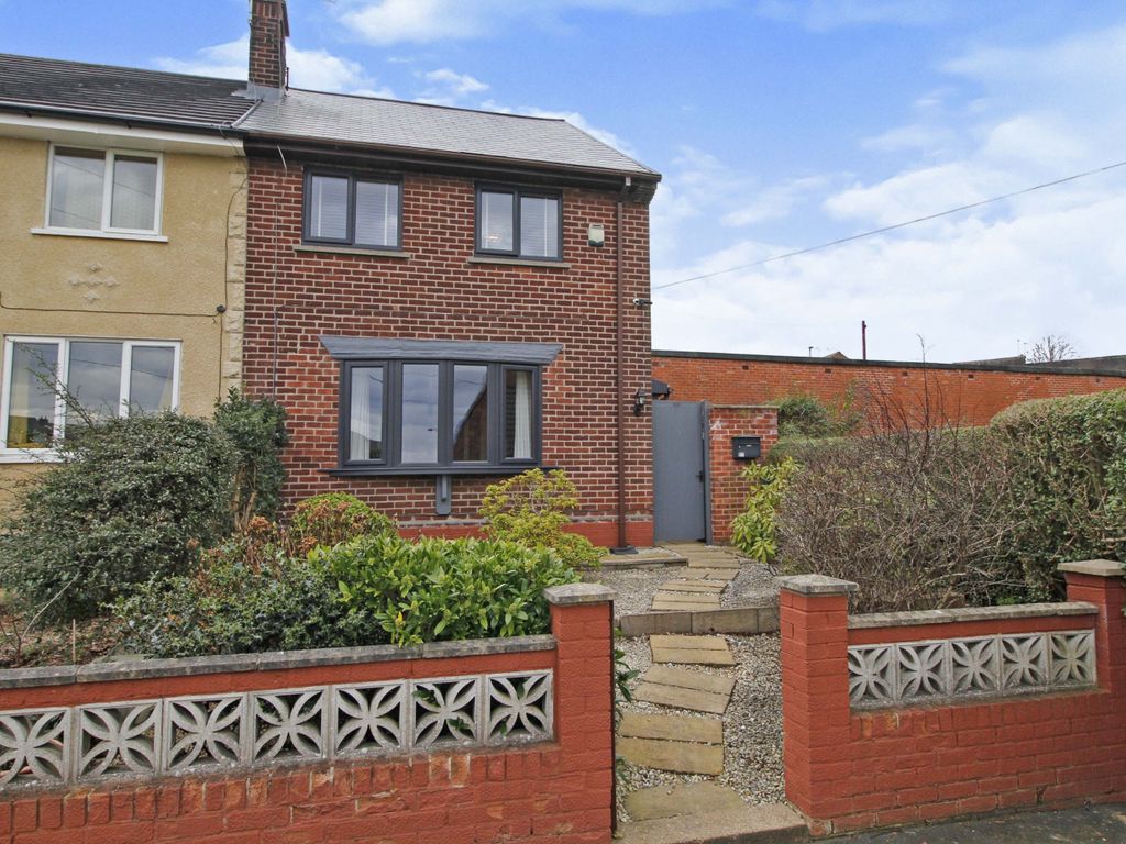 3 bed end terrace house for sale in Wingfield Close, Rotherham, South