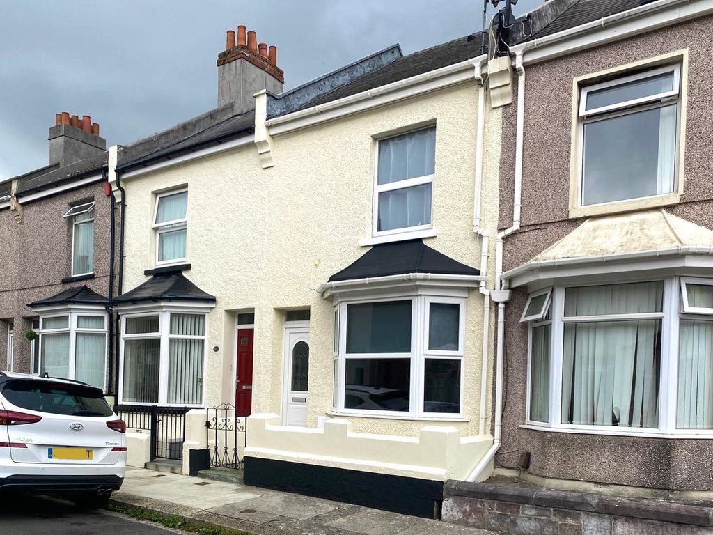 2 bed property to rent in Victory Street, Keyham, Plymouth PL2, £900